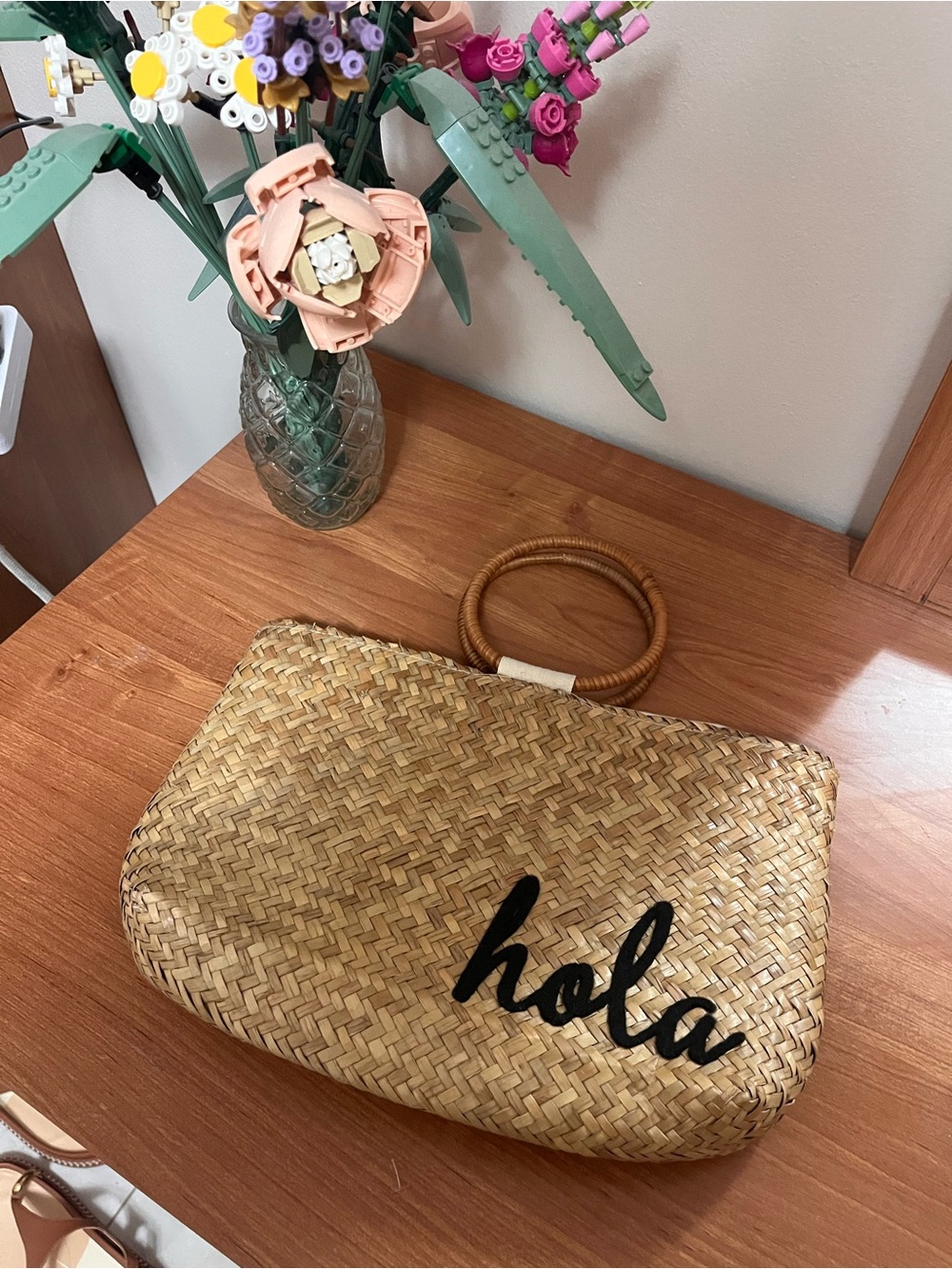 Natural Straw Wristlet Clutch with 'hola' Script